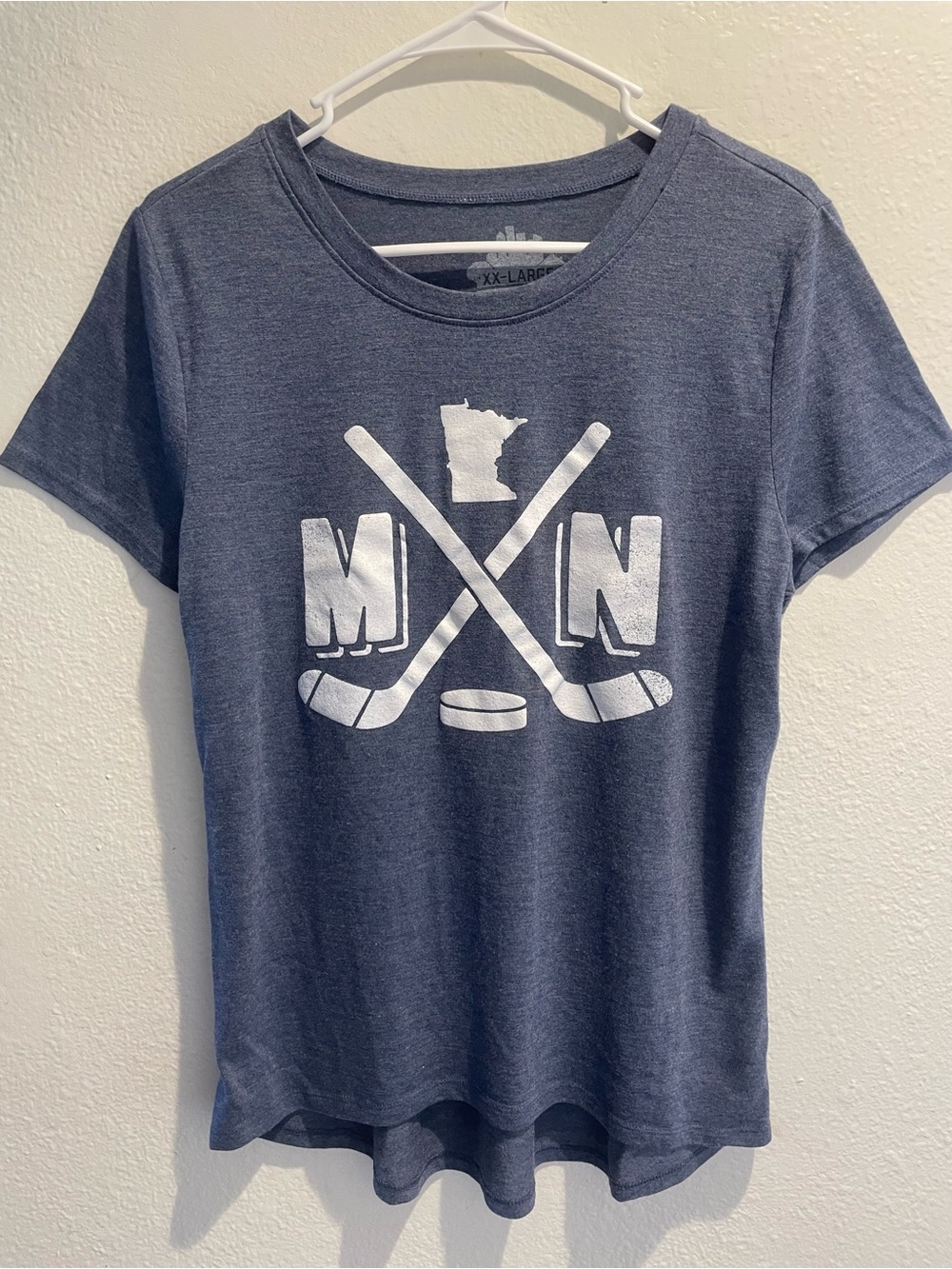 🔥 MN Hockey Crossed Sticks Tee XXL • Minnesota Awesome Blue
